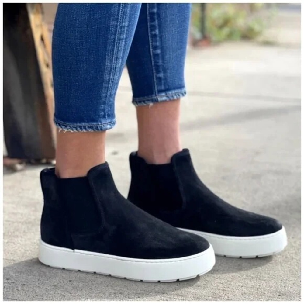 Vince Nira Ankle Chelsea Boots Bootie Sneaker Black Suede Water Repellent US 9.5 - Picture 1 of 13